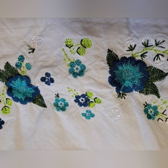 Plus Size Linen Blend With Embroidery  Size 22W - Picture 10 of 12